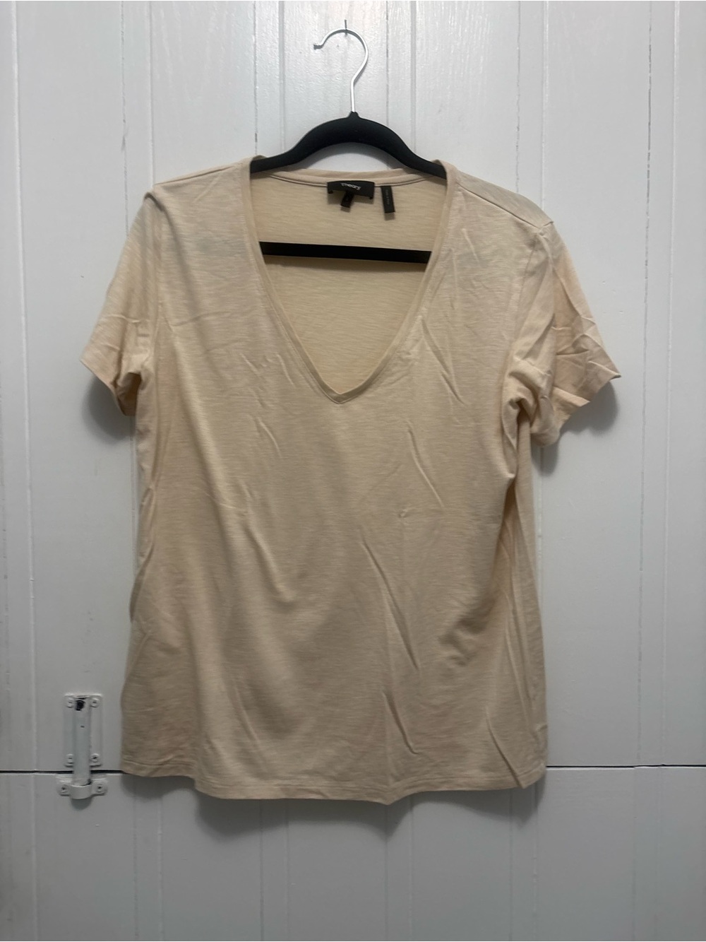 Theory Cream V-Neck Short Sleeve Tee